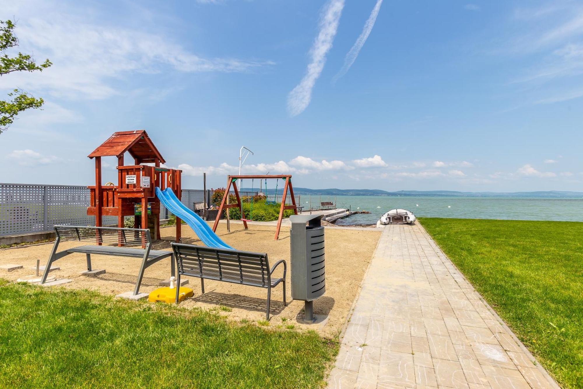 Lake Side Luxury Steps To The Lake Lela - Happy Rentals Balatonlelle Exterior photo